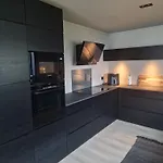 Flo Bellevue Villa