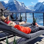 Flo Bellevue Villa Stryn