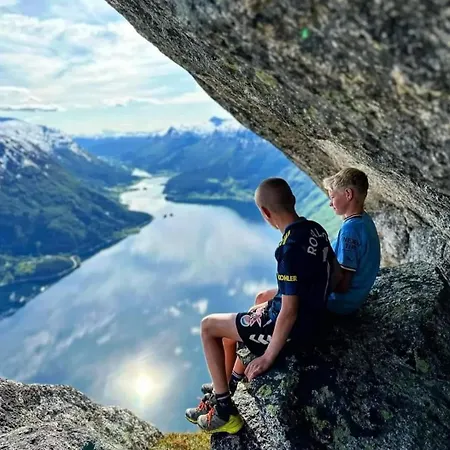 Flo Bellevue * 史特林