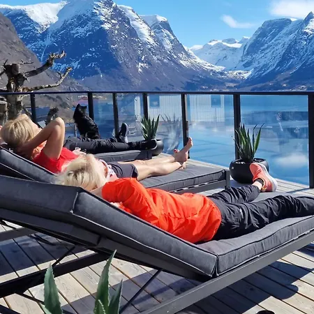 Flo Bellevue Villa Stryn