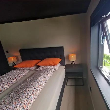 Flo Bellevue Villa