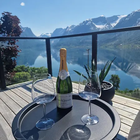 Flo Bellevue סטרין