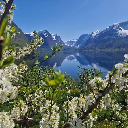 Flo Bellevue - Private With Spectacular And Glacier View