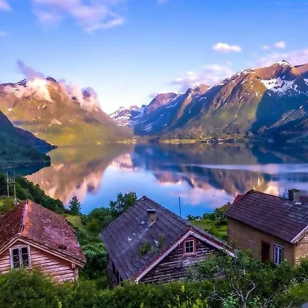 Flo Bellevue - Private With Spectacular And Glacier View