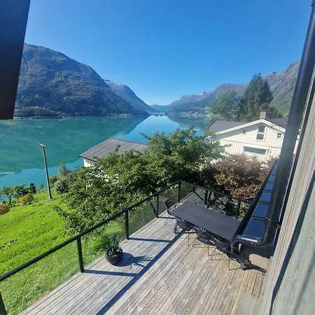 Flo Bellevue Villa *