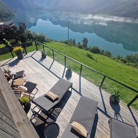 Flo Bellevue - Private With Spectacular And Glacier View