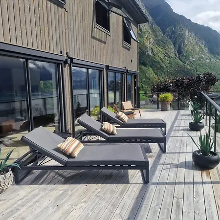 Flo Bellevue 史特林