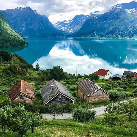 Flo Bellevue - Private With Spectacular And Glacier View